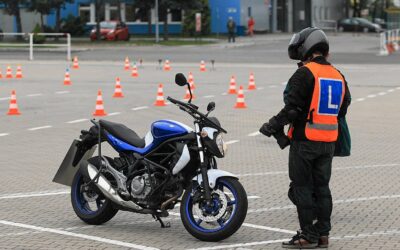 Kurs prawa jazdy na motocykl w Katowicach. Przedstawiamy ogólne informacje, które mogą ci pomóc.